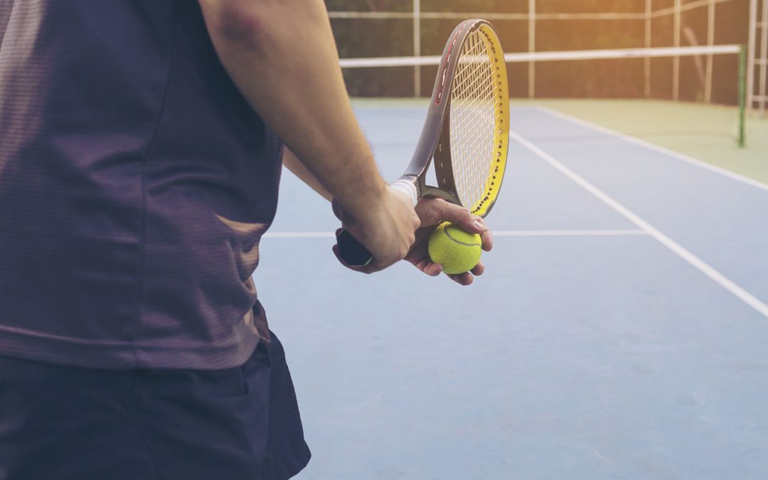 Qué es y cómo tratar el codo de tenista